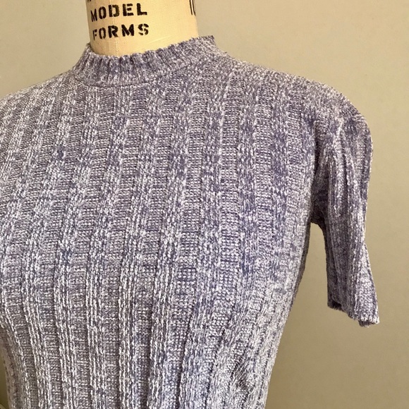 Top - Picture 2 of 4